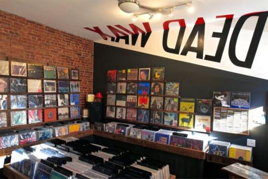 Dead Wax唱片公司在切罗基街出售黑胶唱片.