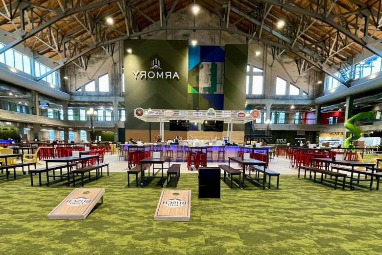 Armory STL has almost 6 acres of flexible indoor space, featuring the largest indoor TV screen in Missouri, a state-of-the-art sound system, arcade games and other activities such as cornhole, table tennis and four-square badminton.