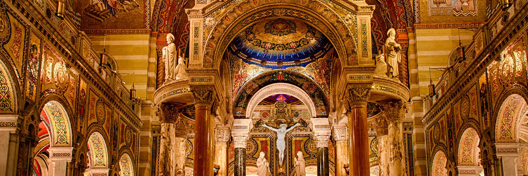 大教堂大教堂. 路易斯拥有世界上最大的马赛克艺术收藏之一.