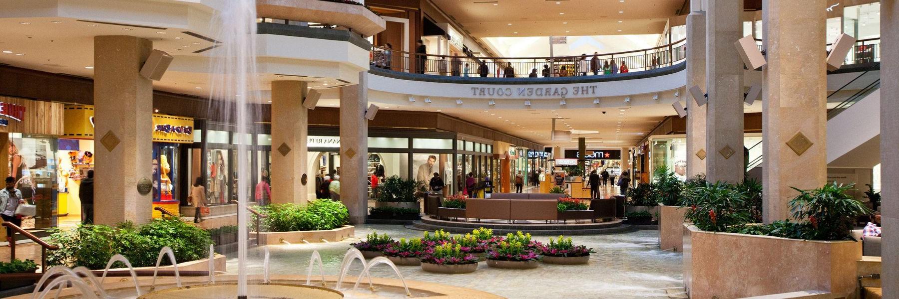 Saint Louis Galleria is one of the best shopping centers in the region.