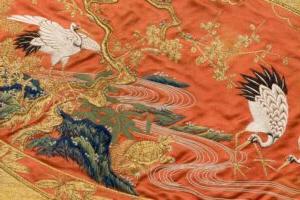 2024年，在圣路易斯艺术博物馆的一场免费展览中，日本丝绸纺织品占据了中心位置.